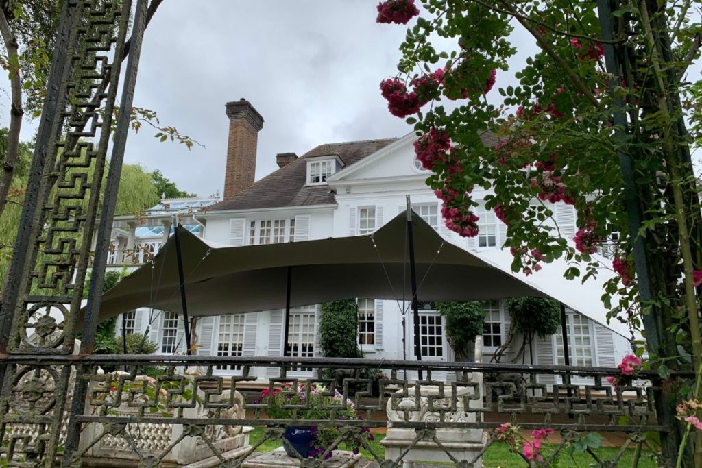 stretch tent for garden party