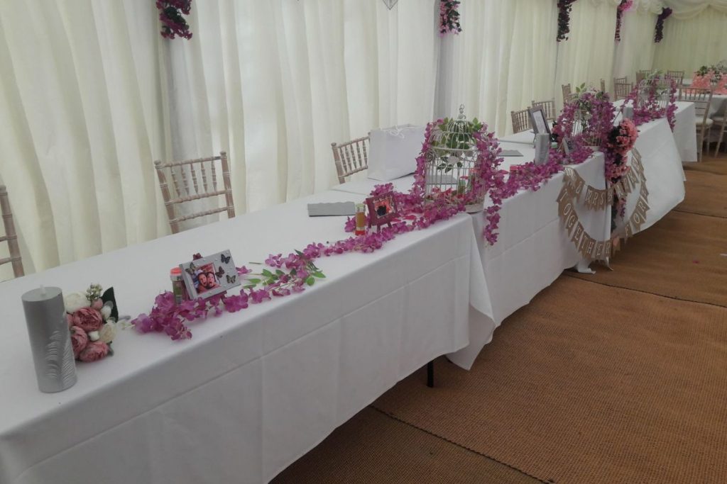 how to decorate a wedding marquee with fowers